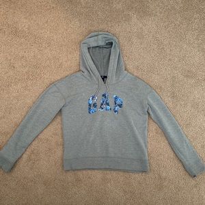 Beautiful gray sweater of the Gap brand🤩